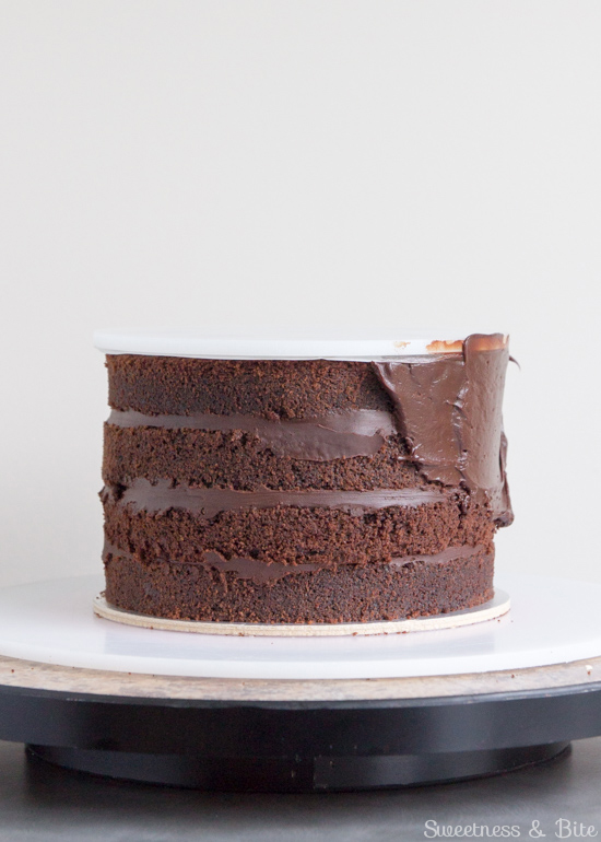 how-to-ganache-a-cake-11