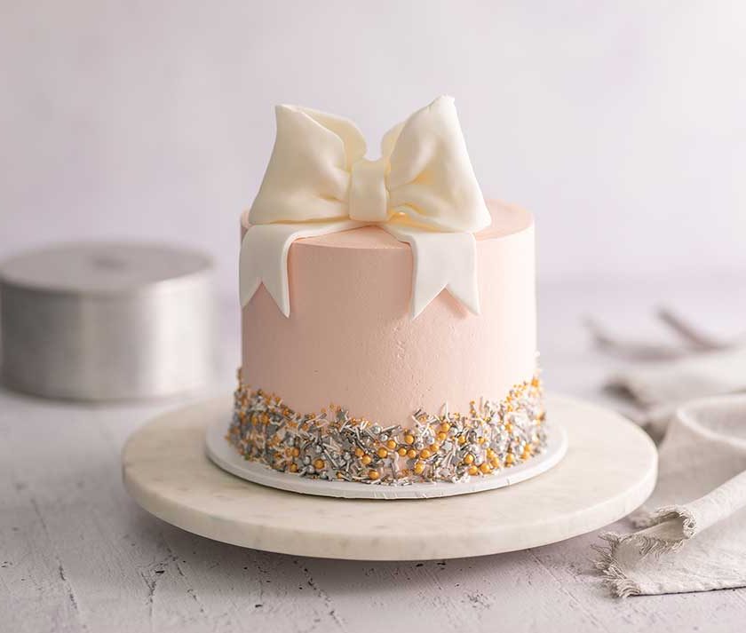 Tutorial: Fondant Bow Cake Topper