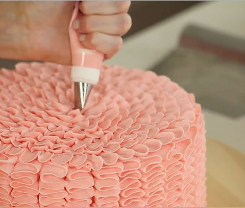 Tutorial: Buttercream Ruffle Cake