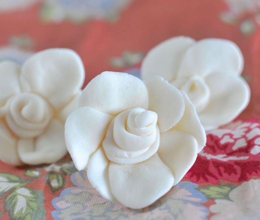 Tutorial: Fondant Flowers